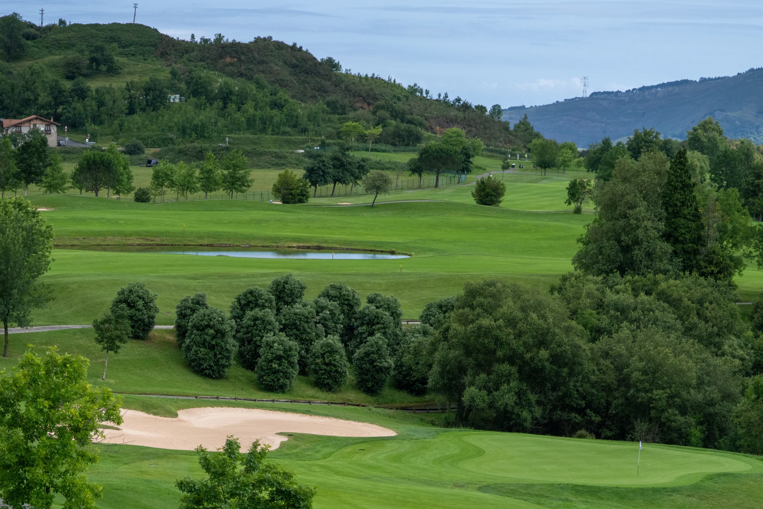 Golf en Bizkaia, jugar en Meaztegi golf