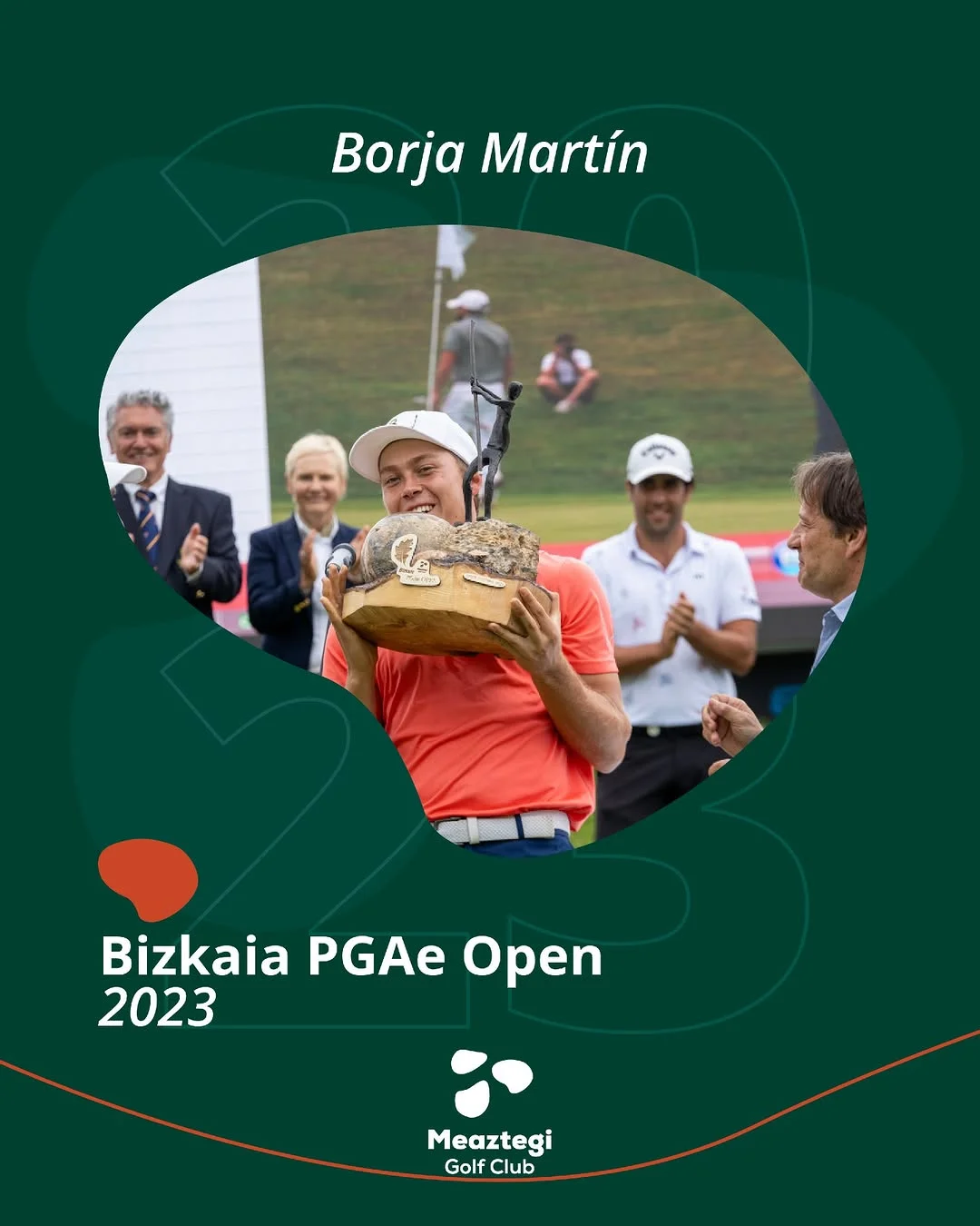 Borja Martín celebrando la victoria en el Bizkaia PGAe Open 2023 en Meaztegi Golf