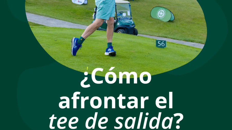 Golfista afrontando el tee de salida en Meaztegi Golf, Bizkaia