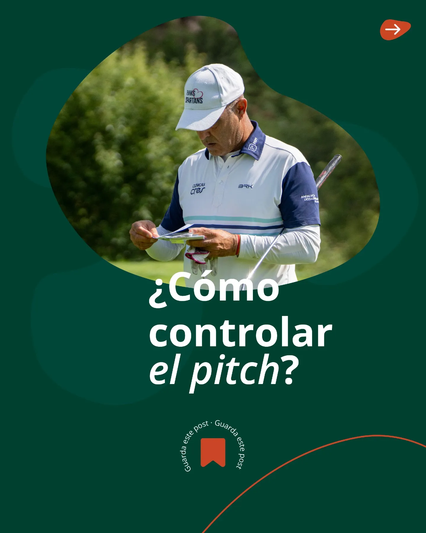 Golfista de Meaztegi Golf preparando el pitch alrededor del green