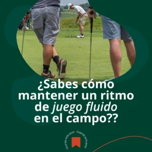 Jugadores esperando mientras un compañero patea en el green, portada sobre ready golf y ritmo de juego en Meaztegi Golf